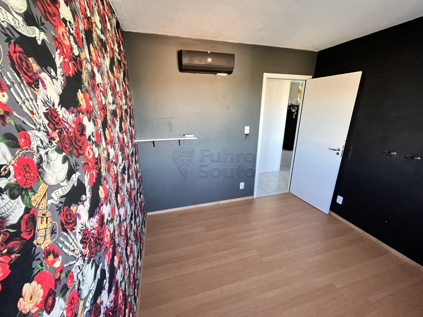 Comprar Apartamento / Padr&atilde;o em Pelotas R$ 171.000,00 - Foto 5