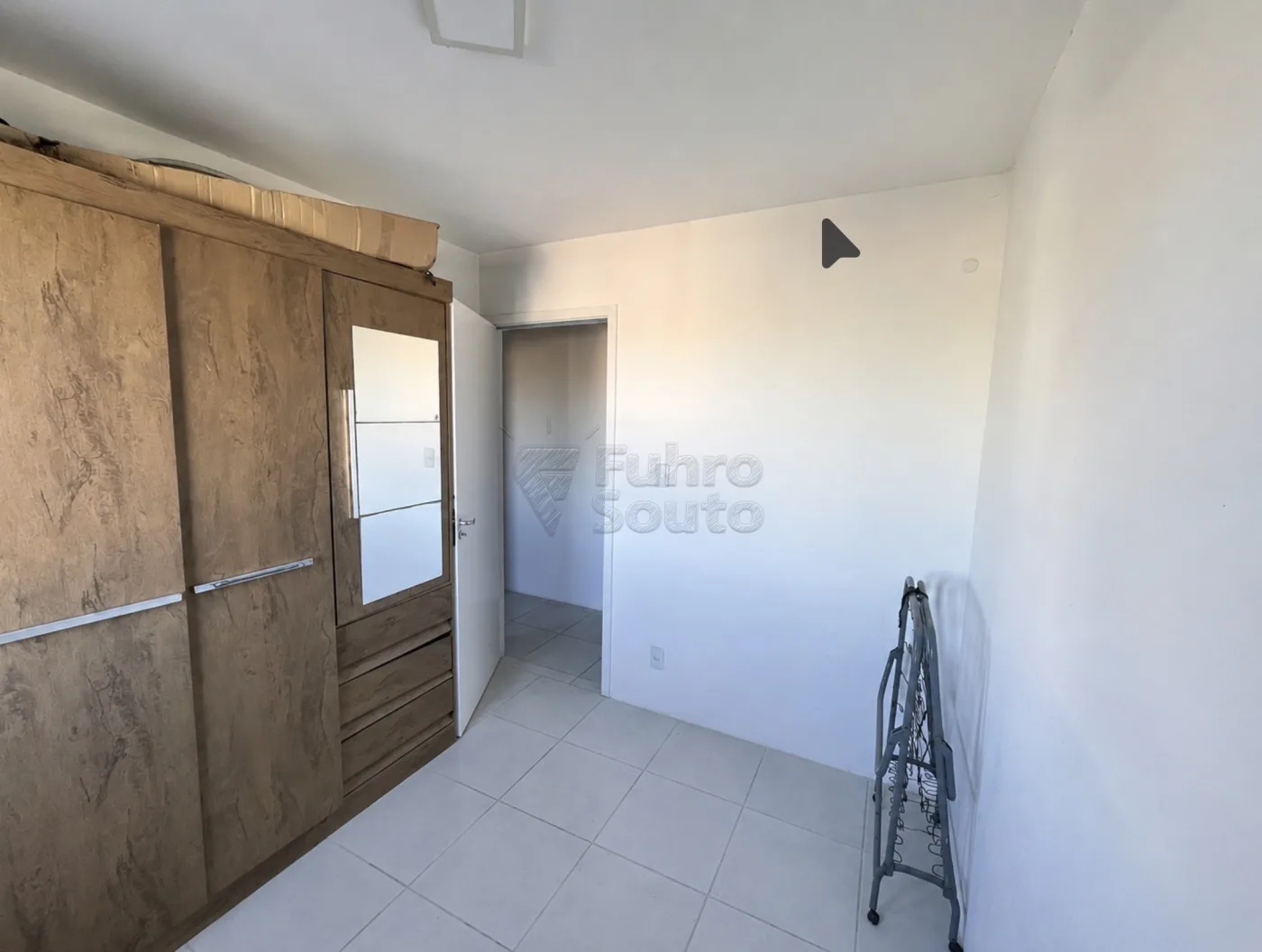 Comprar Apartamento / Padr&atilde;o em Pelotas R$ 171.000,00 - Foto 7