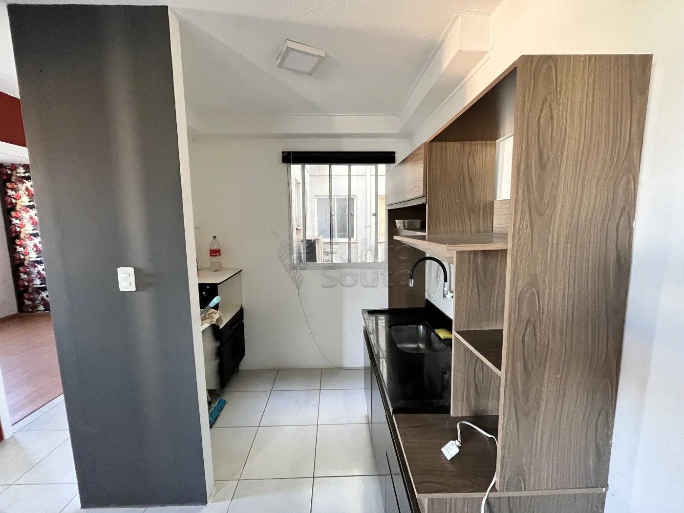 Comprar Apartamento / Padr&atilde;o em Pelotas R$ 171.000,00 - Foto 4