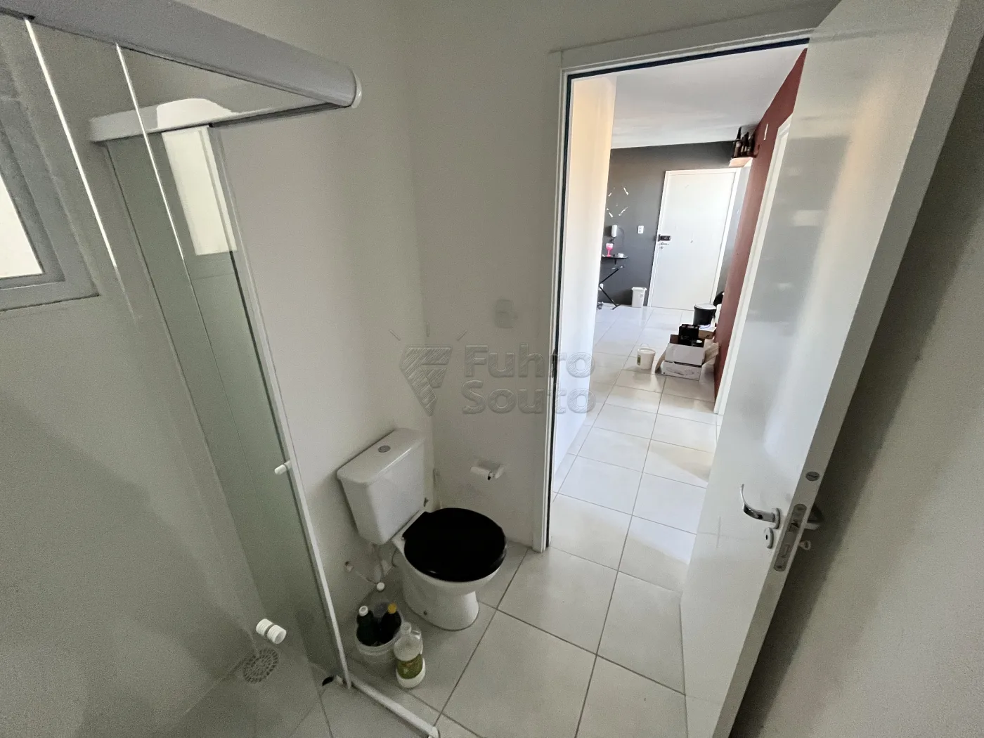 Comprar Apartamento / Padr&atilde;o em Pelotas R$ 171.000,00 - Foto 9