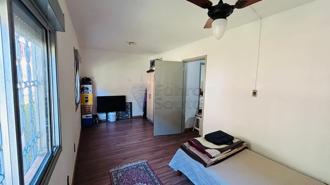 Comprar Apartamento / Padr&atilde;o em Pelotas R$ 130.000,00 - Foto 3