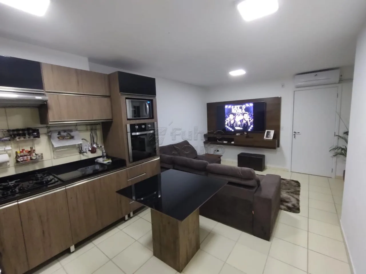 Comprar Apartamento / Padr&atilde;o em Pelotas R$ 150.000,00 - Foto 1