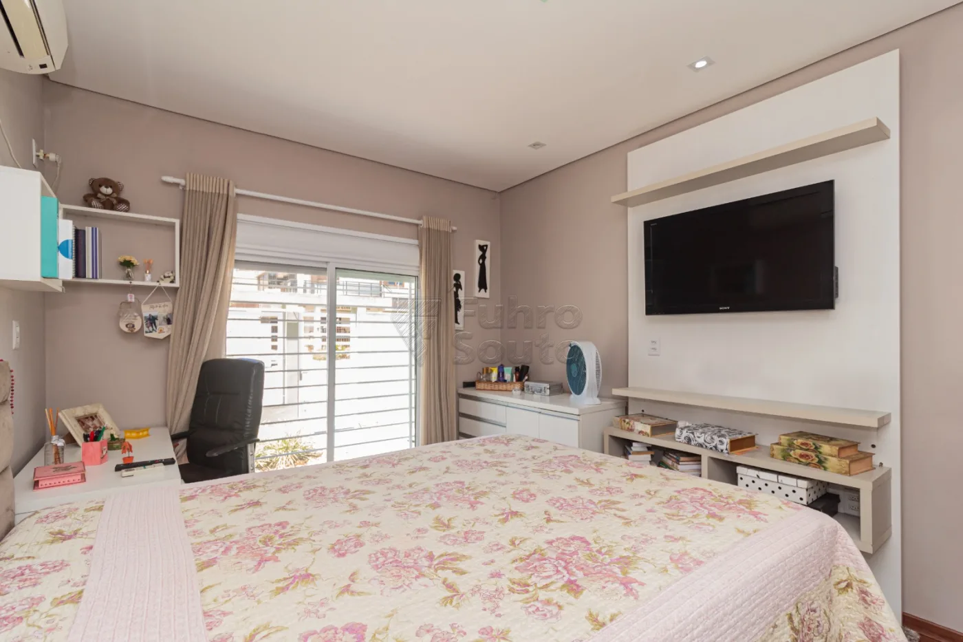 Comprar Casa / Padr&atilde;o em Pelotas R$ 1.380.000,00 - Foto 10