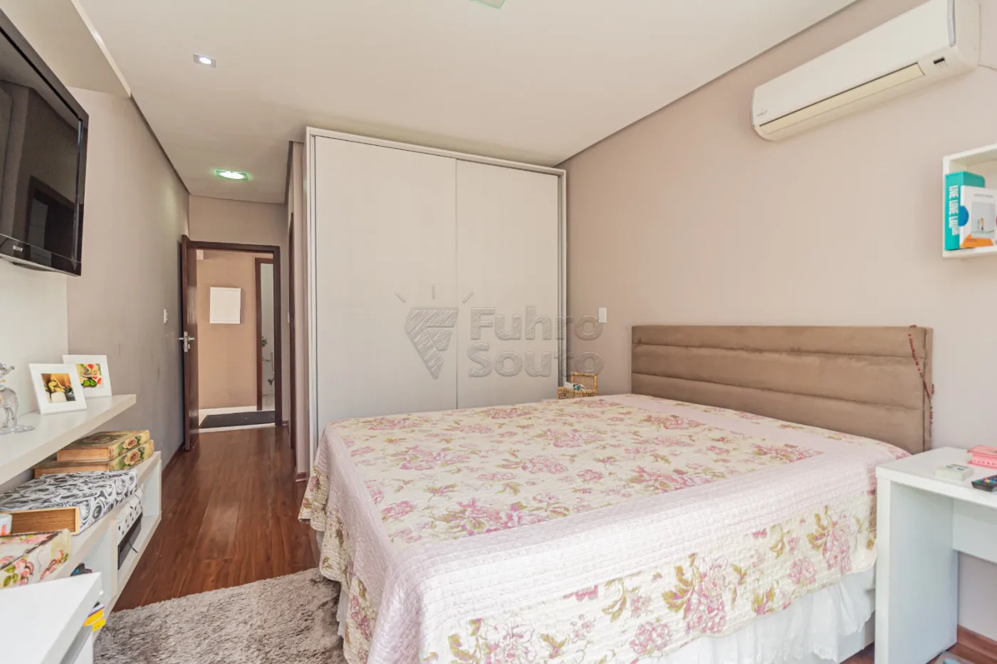 Comprar Casa / Padr&atilde;o em Pelotas R$ 1.380.000,00 - Foto 11