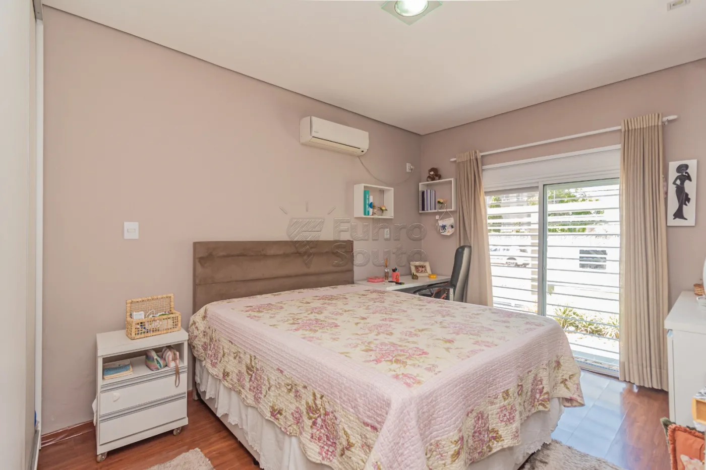 Comprar Casa / Padr&atilde;o em Pelotas R$ 1.380.000,00 - Foto 12