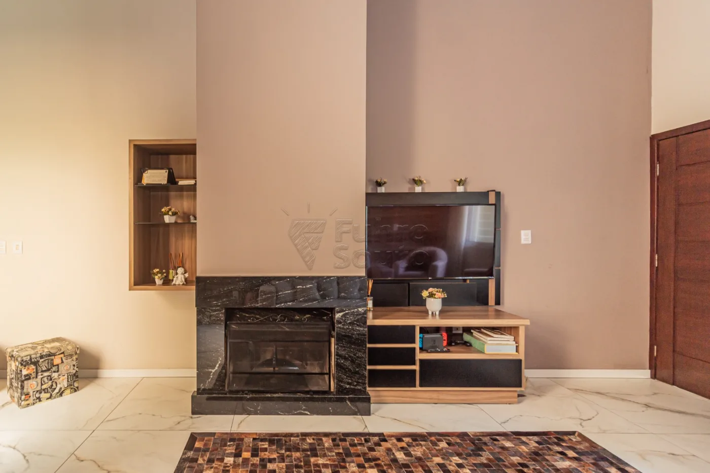 Comprar Casa / Padr&atilde;o em Pelotas R$ 1.380.000,00 - Foto 2