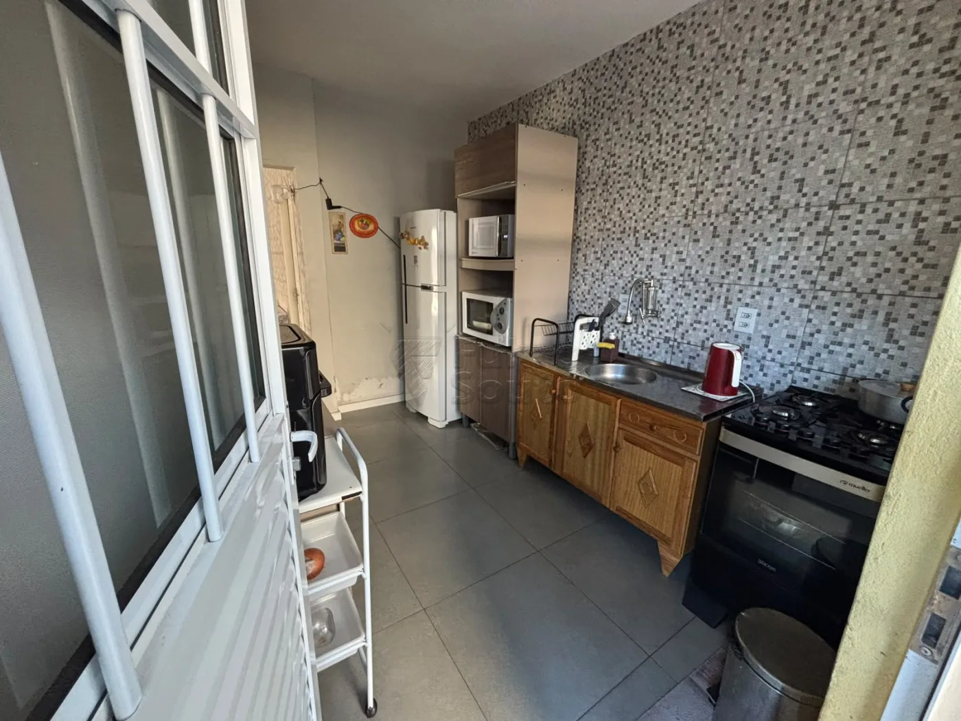 Comprar Casa / Padr&atilde;o em Pelotas R$ 450.000,00 - Foto 5