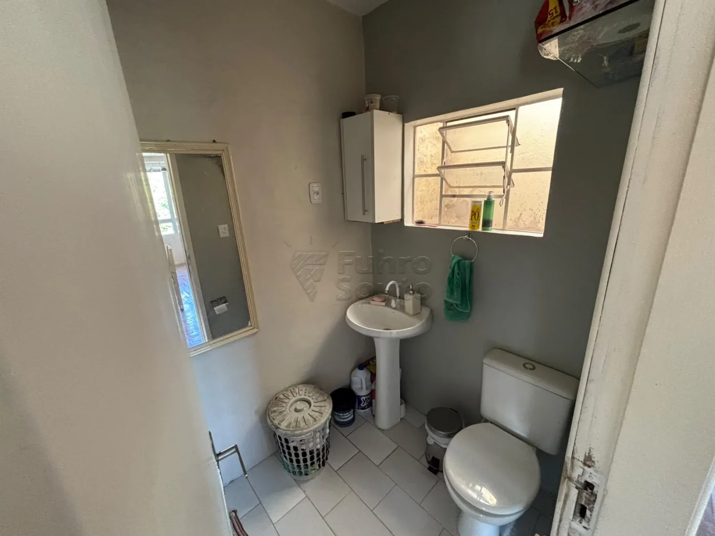 Comprar Casa / Padr&atilde;o em Pelotas R$ 450.000,00 - Foto 16