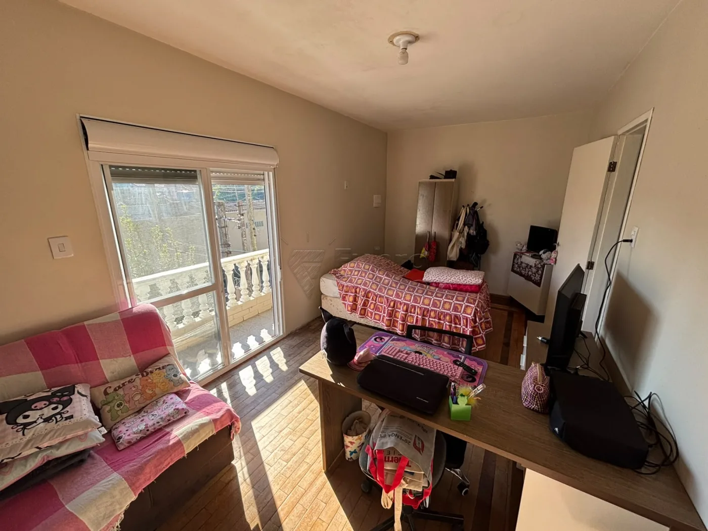 Comprar Casa / Padr&atilde;o em Pelotas R$ 450.000,00 - Foto 9
