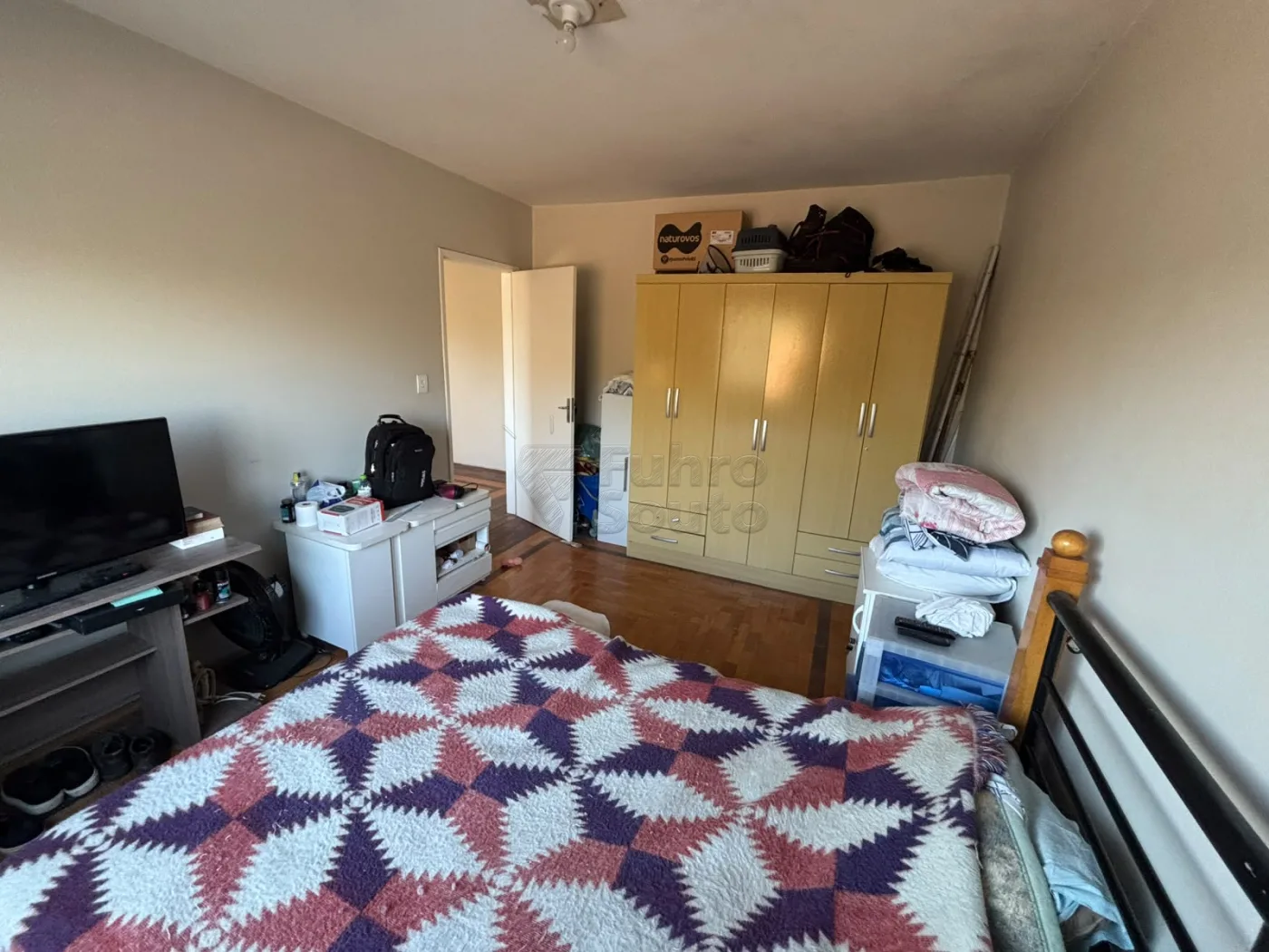 Comprar Casa / Padr&atilde;o em Pelotas R$ 450.000,00 - Foto 11