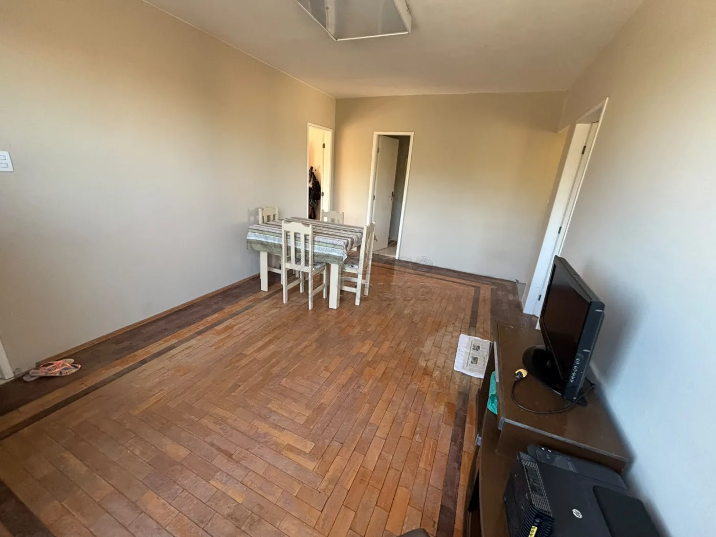 Comprar Casa / Padr&atilde;o em Pelotas R$ 450.000,00 - Foto 3