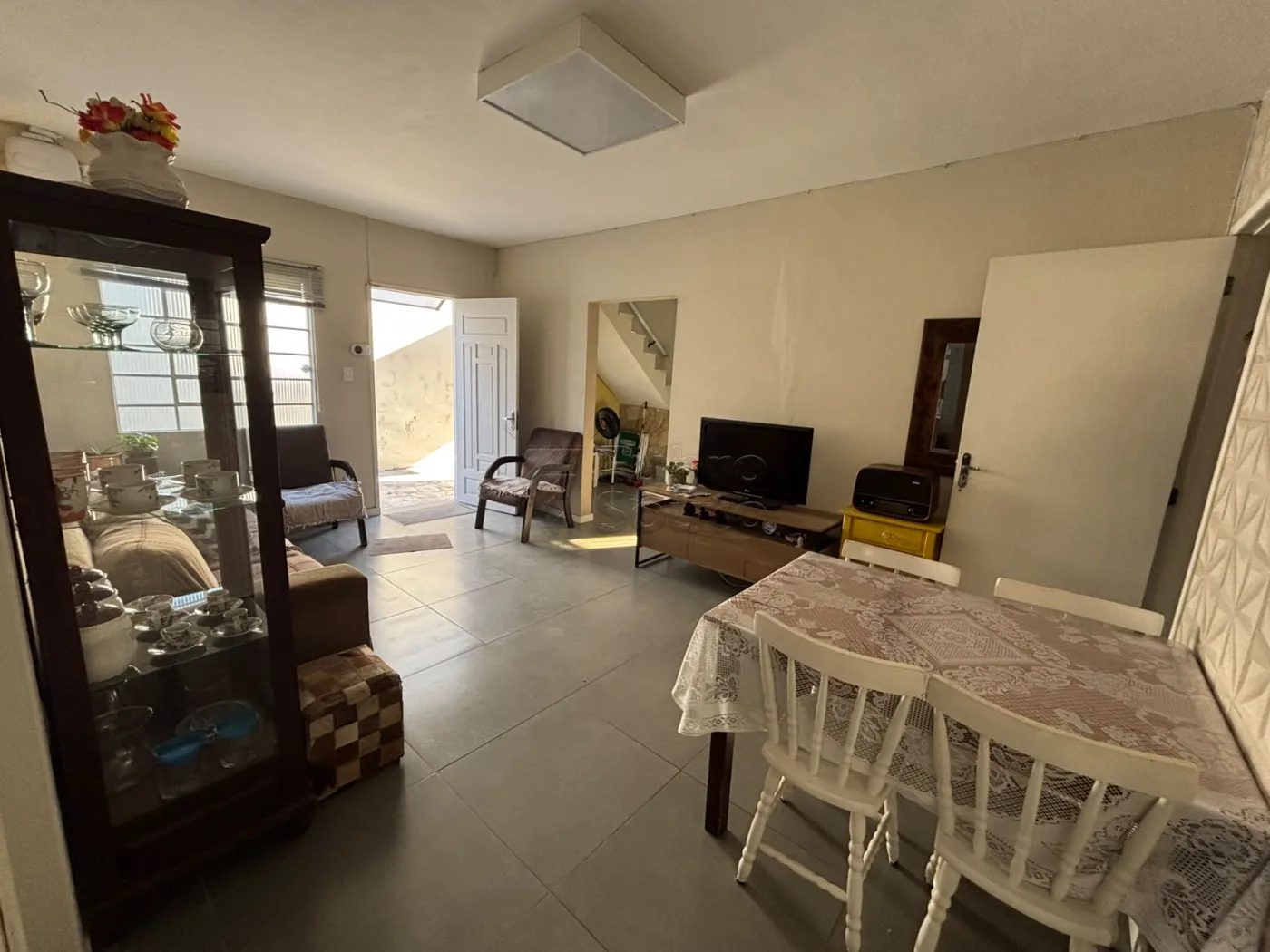 Comprar Casa / Padr&atilde;o em Pelotas R$ 450.000,00 - Foto 2