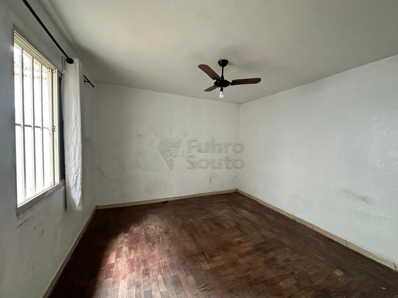Comprar Casa / Padr&atilde;o em Pelotas R$ 375.000,00 - Foto 13