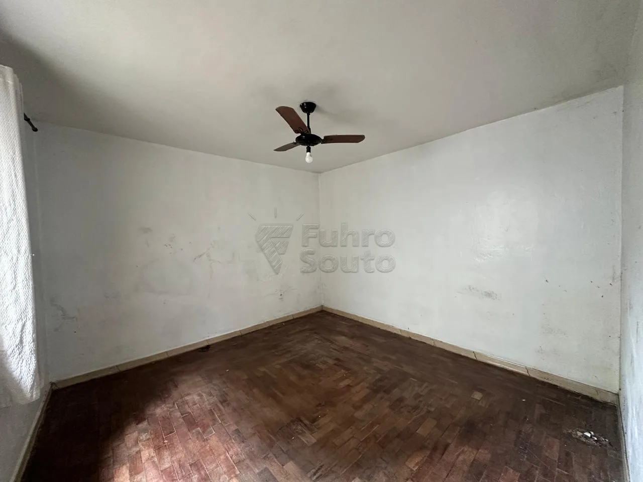 Comprar Casa / Padr&atilde;o em Pelotas R$ 375.000,00 - Foto 14
