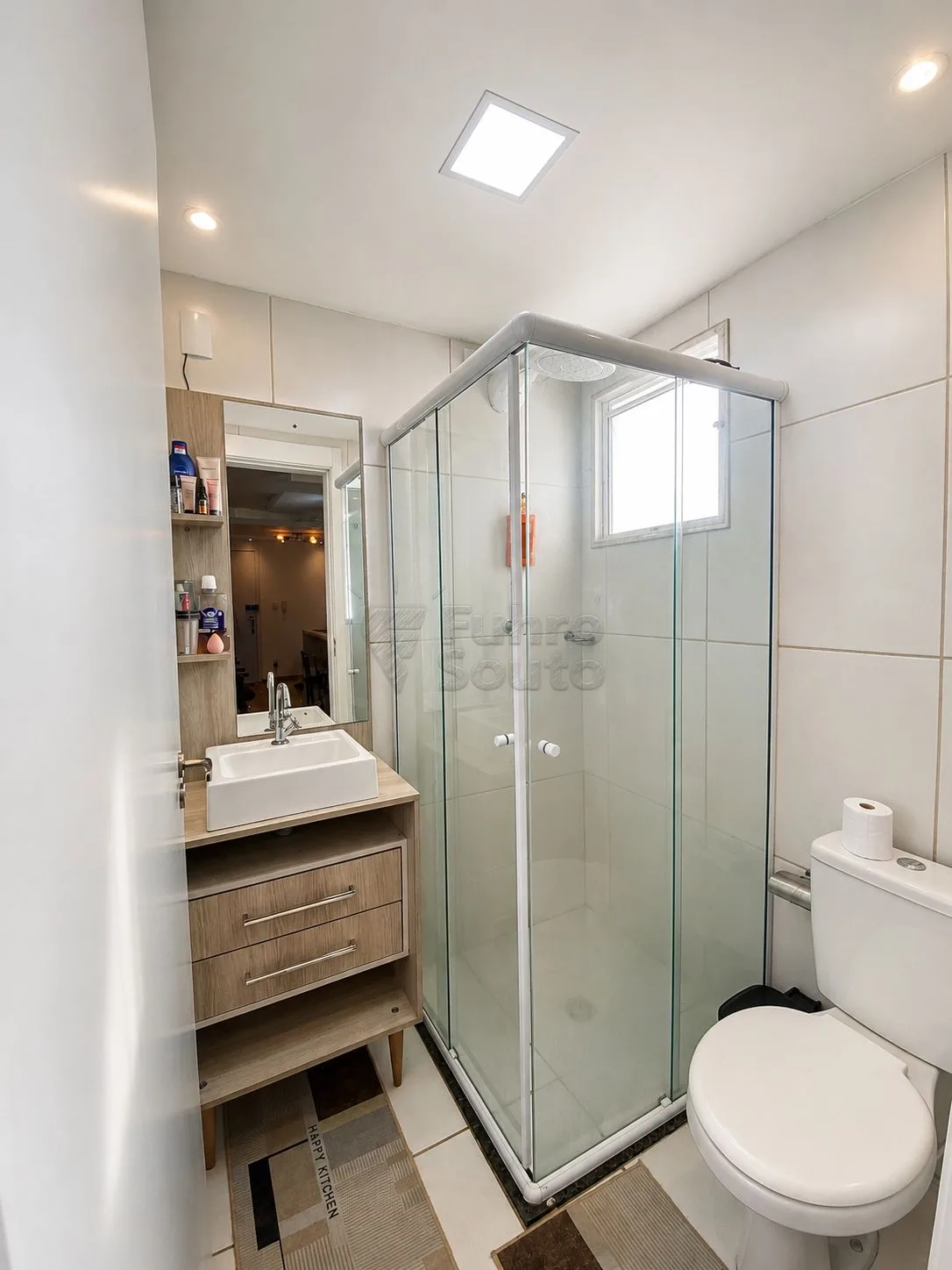 Comprar Apartamento / Padr&atilde;o em Pelotas R$ 190.000,00 - Foto 2