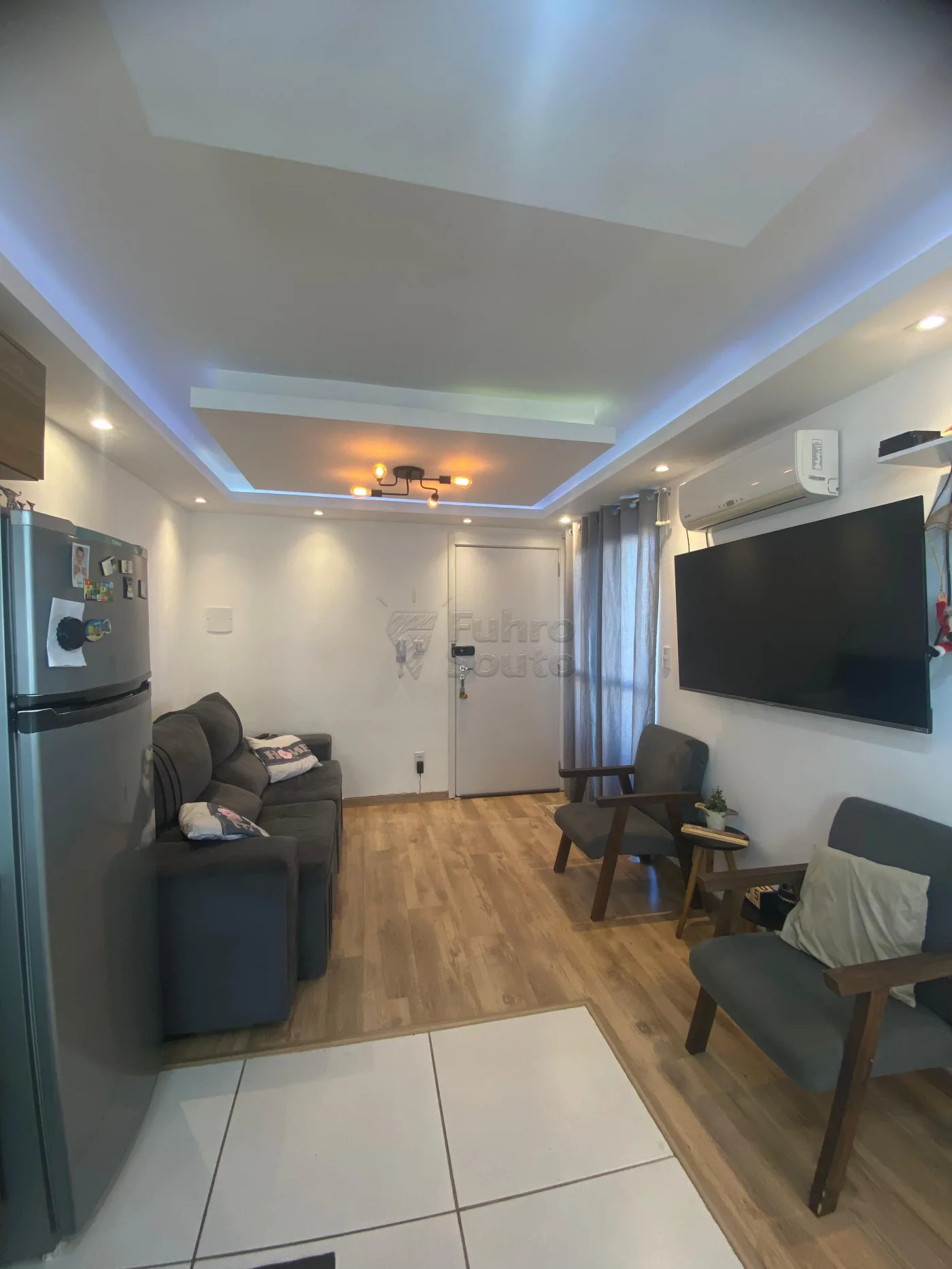 Comprar Apartamento / Padr&atilde;o em Pelotas R$ 190.000,00 - Foto 4