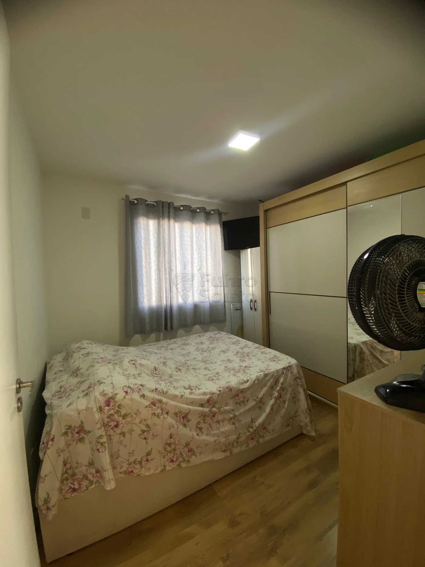 Comprar Apartamento / Padr&atilde;o em Pelotas R$ 190.000,00 - Foto 8