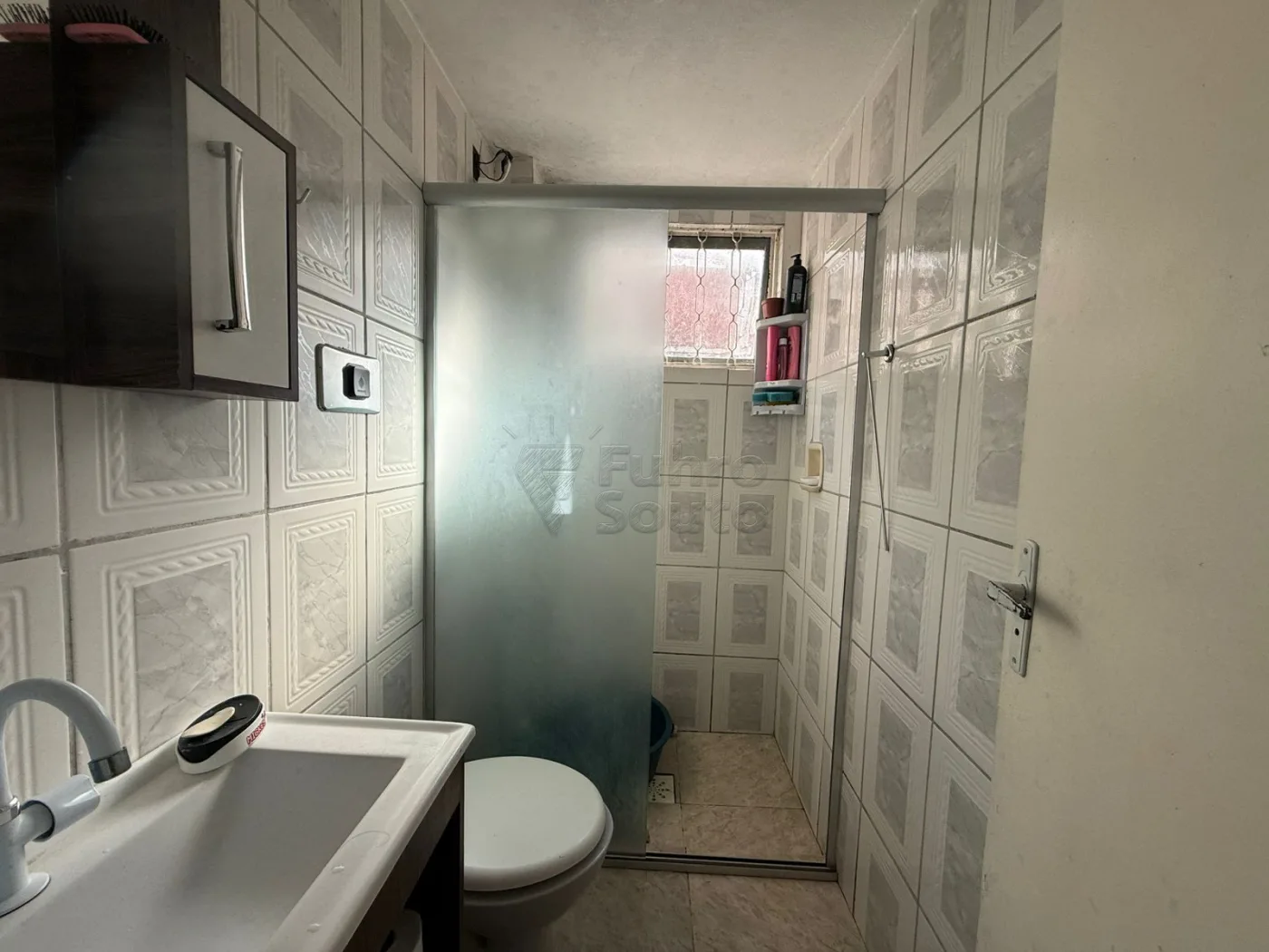 Comprar Apartamento / Padr&atilde;o em Pelotas R$ 150.000,00 - Foto 4