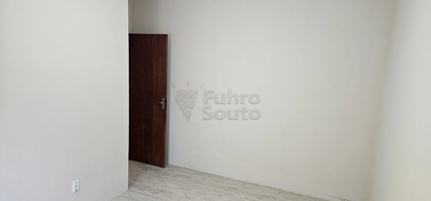 Comprar Casa / Padr&atilde;o em Pelotas R$ 800.000,00 - Foto 1