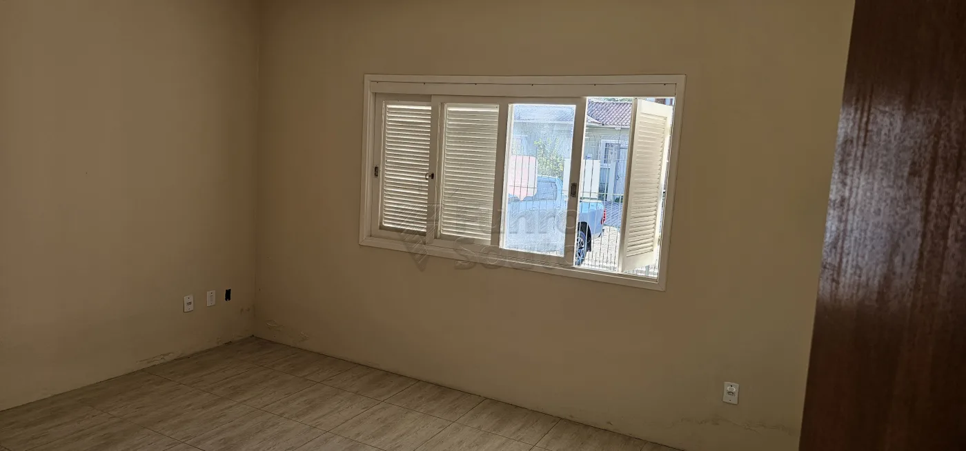 Comprar Casa / Padr&atilde;o em Pelotas R$ 800.000,00 - Foto 2