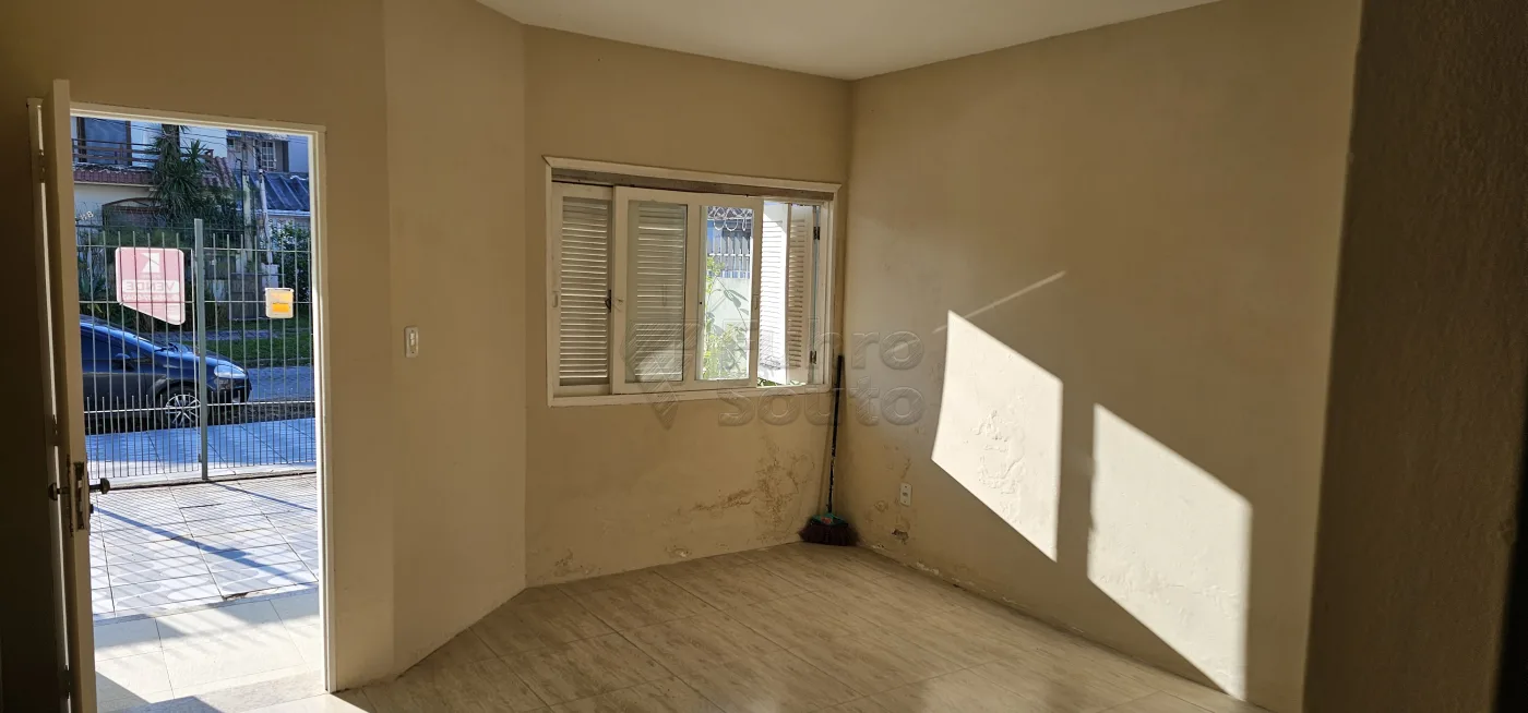 Comprar Casa / Padr&atilde;o em Pelotas R$ 800.000,00 - Foto 5