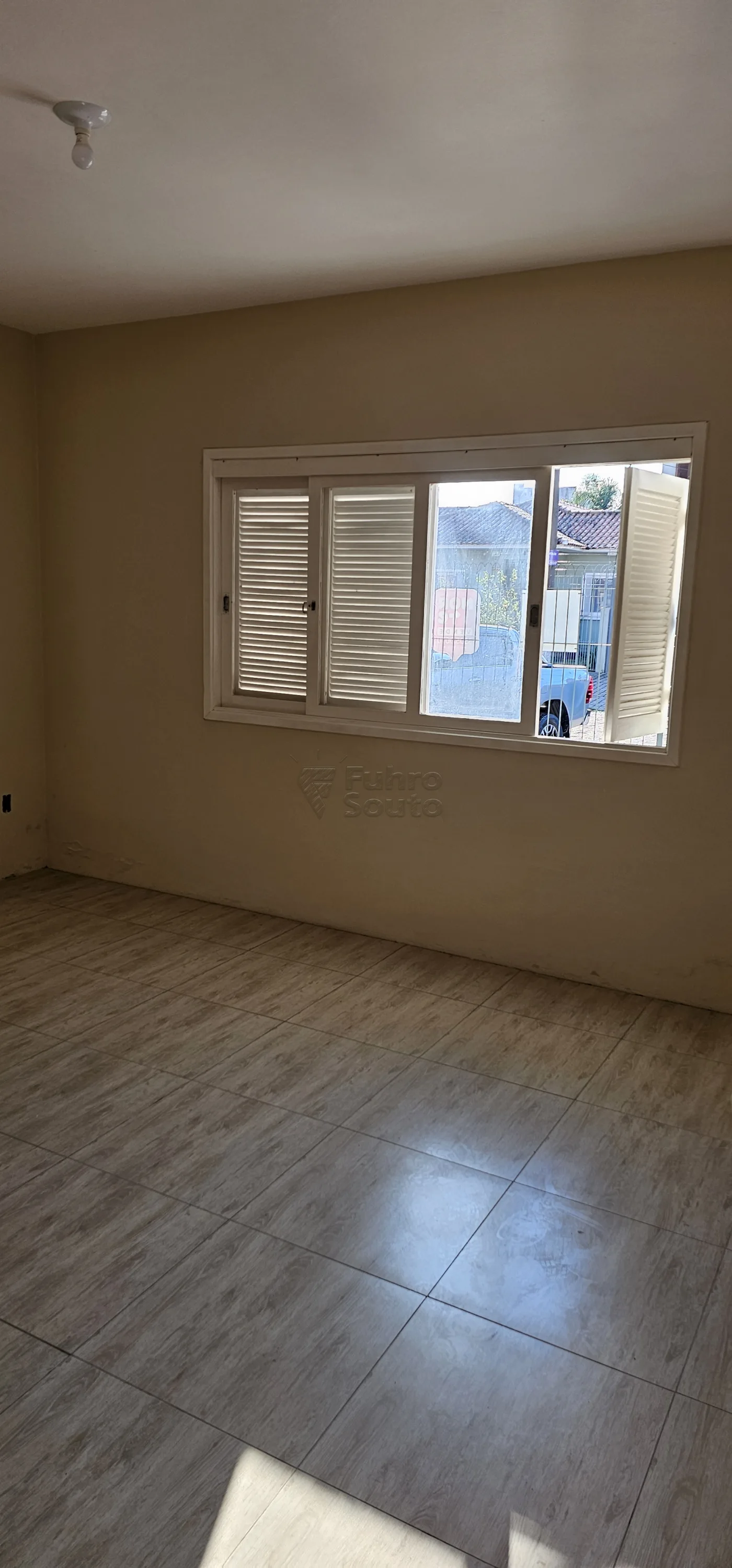 Comprar Casa / Padr&atilde;o em Pelotas R$ 800.000,00 - Foto 8