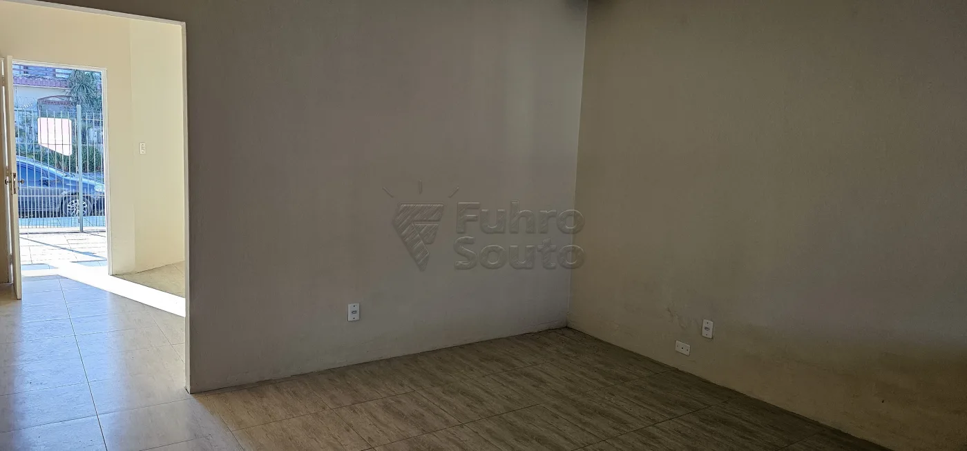 Comprar Casa / Padr&atilde;o em Pelotas R$ 800.000,00 - Foto 12