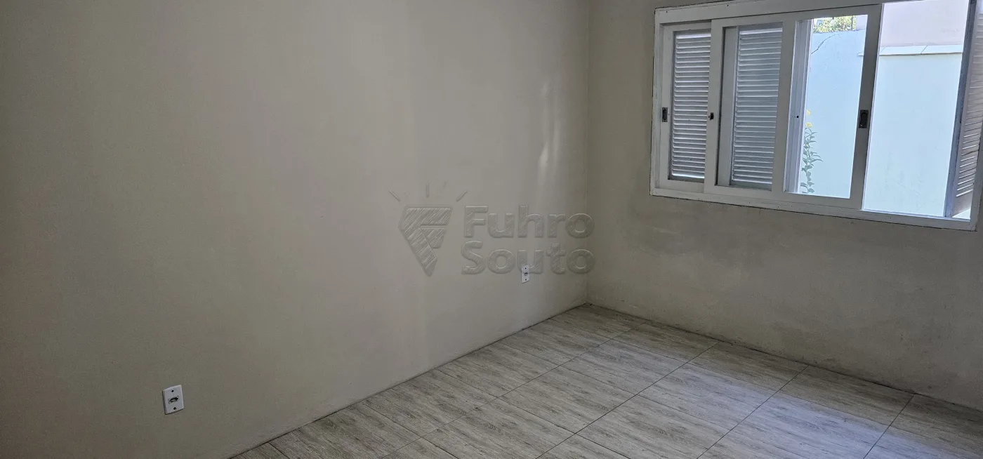 Comprar Casa / Padr&atilde;o em Pelotas R$ 800.000,00 - Foto 13