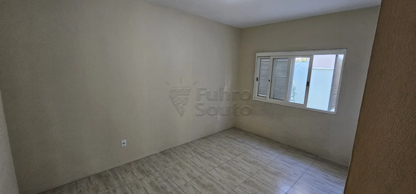 Comprar Casa / Padr&atilde;o em Pelotas R$ 800.000,00 - Foto 18