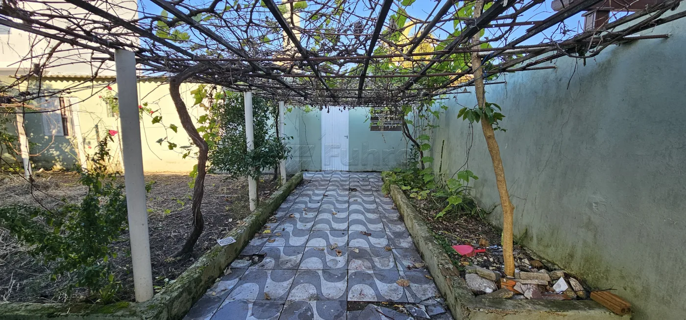 Comprar Casa / Padr&atilde;o em Pelotas R$ 800.000,00 - Foto 19