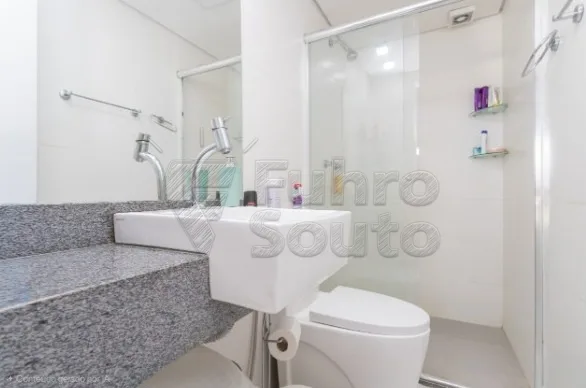 Comprar Apartamento / Padr&atilde;o em Pelotas R$ 315.000,00 - Foto 9