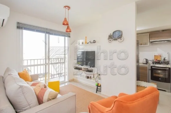 Comprar Apartamento / Padr&atilde;o em Pelotas R$ 315.000,00 - Foto 1