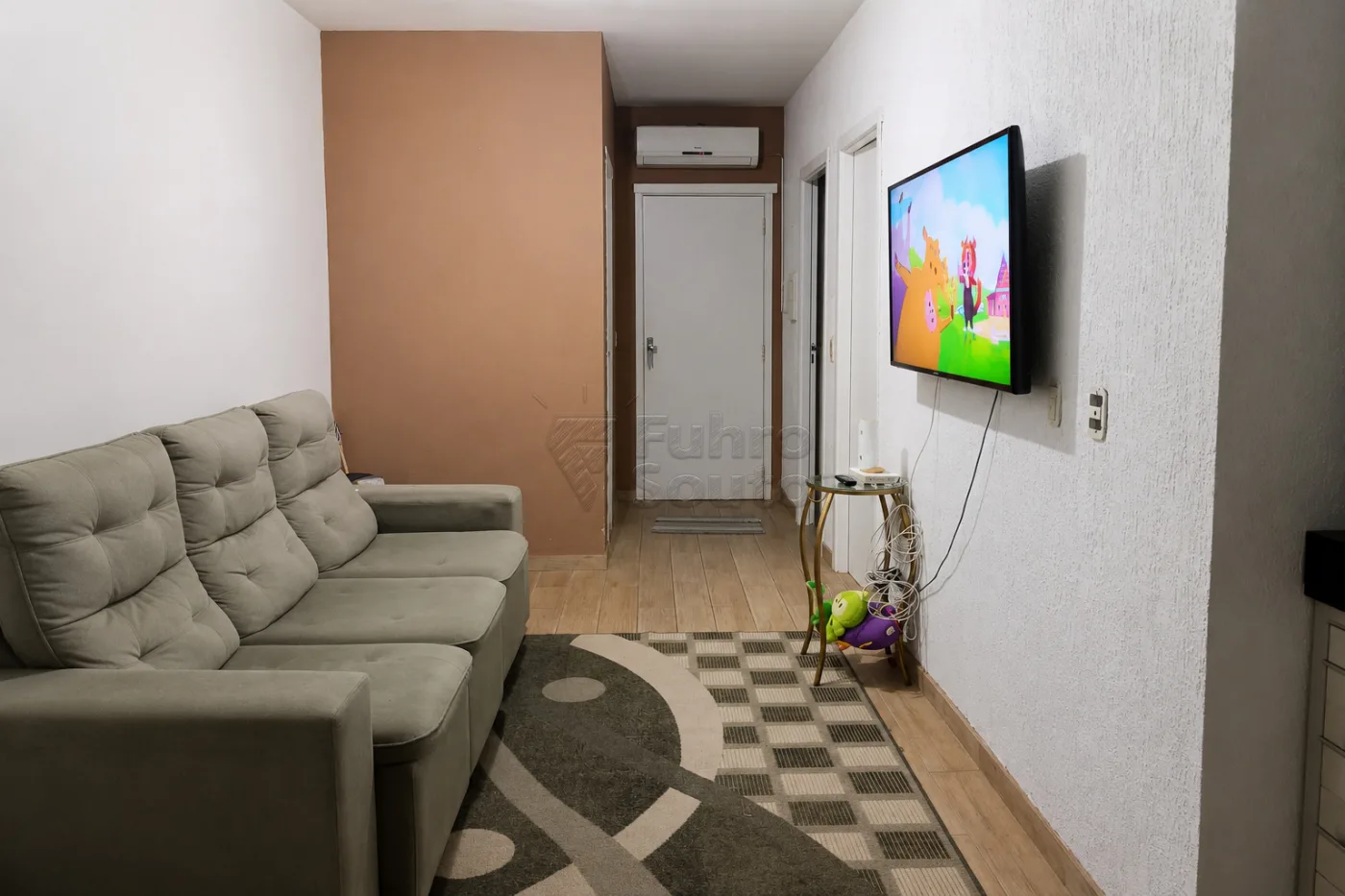Comprar Casa / Condom&iacute;nio em Pelotas R$ 240.000,00 - Foto 1