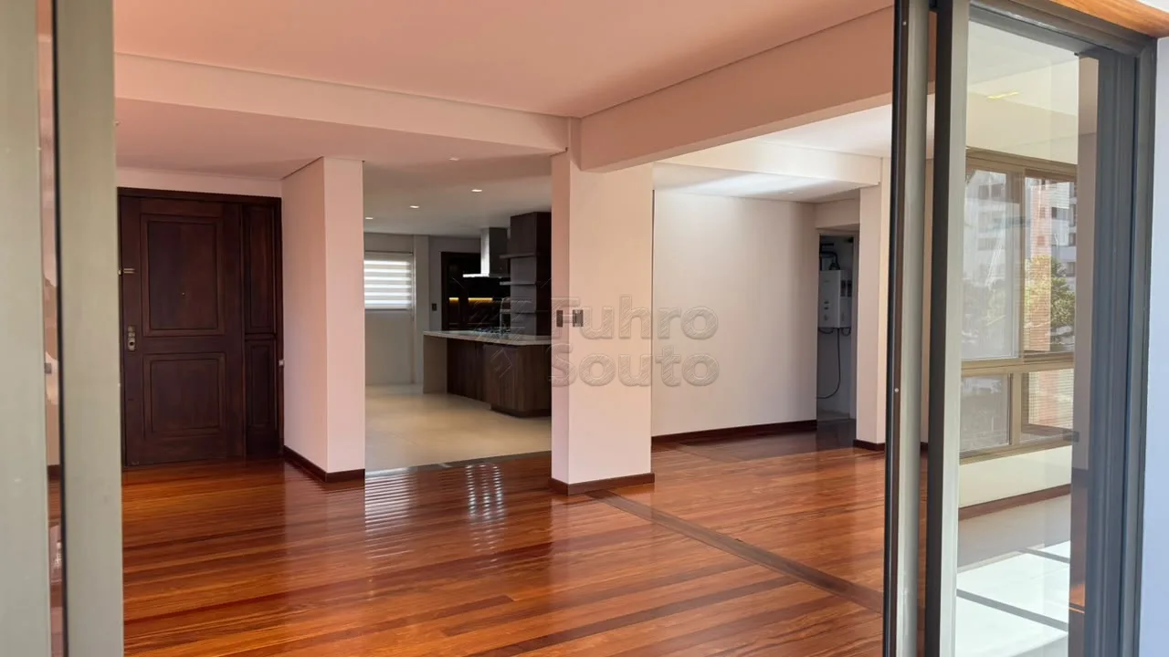 Comprar Apartamento / Padr&atilde;o em Pelotas R$ 1.190.000,00 - Foto 3