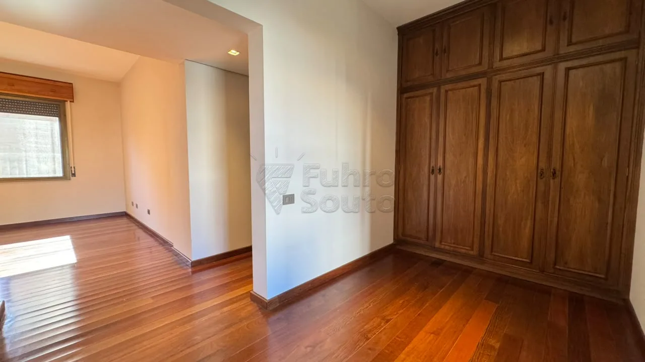 Comprar Apartamento / Padr&atilde;o em Pelotas R$ 1.190.000,00 - Foto 13