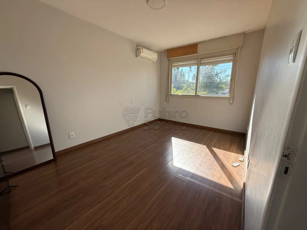 Comprar Apartamento / Padr&atilde;o em Pelotas R$ 230.000,00 - Foto 1