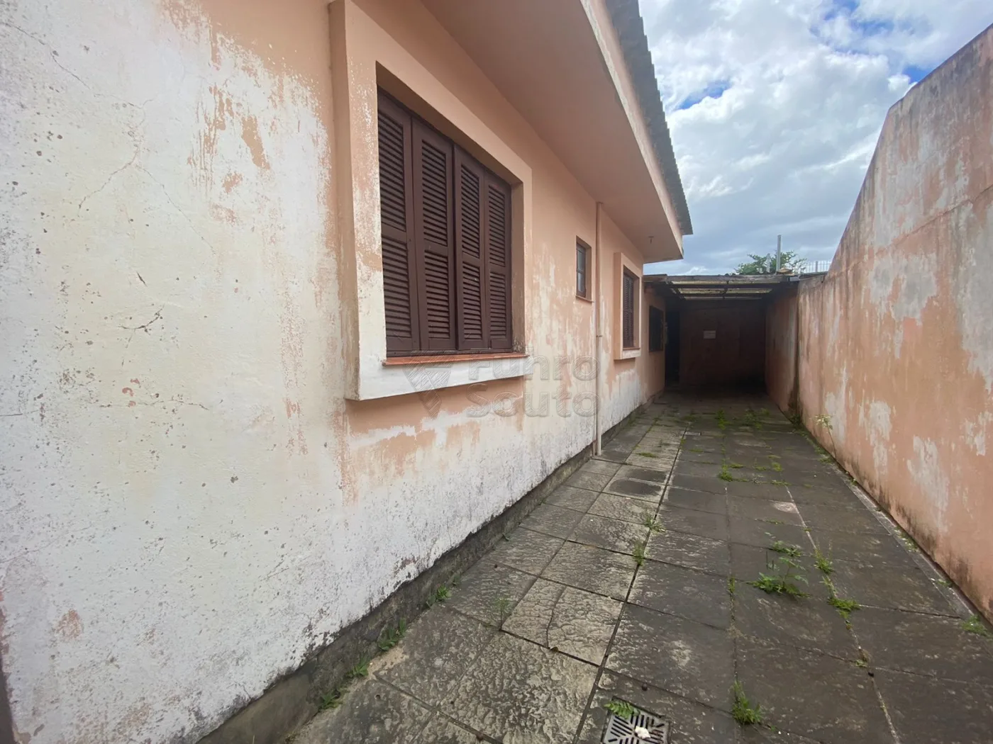 Comprar Casa / Padr&atilde;o em Pelotas R$ 320.000,00 - Foto 10