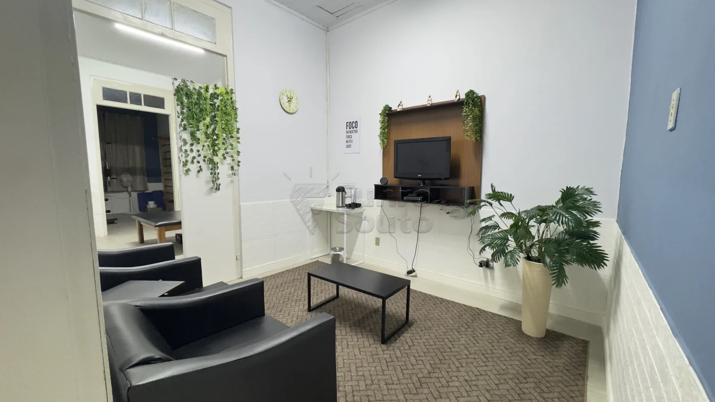 Comprar Comercial / Pr&eacute;dio em Pelotas R$ 330.000,00 - Foto 1