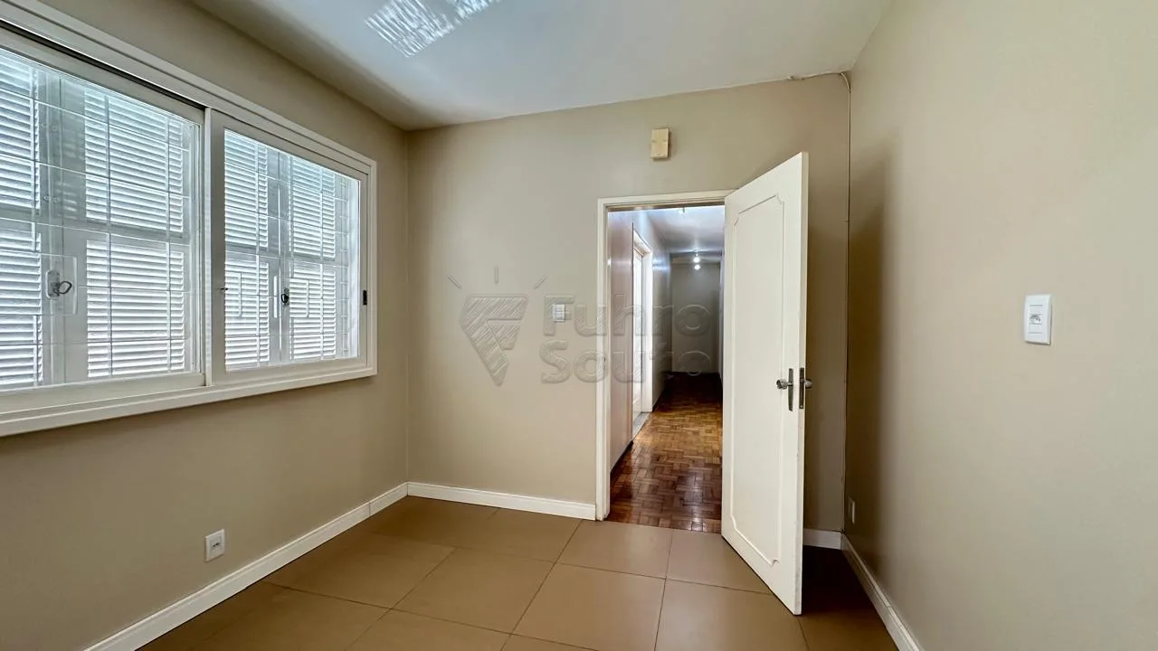 Comprar Casa / Padr&atilde;o em Pelotas R$ 1.800.000,00 - Foto 15