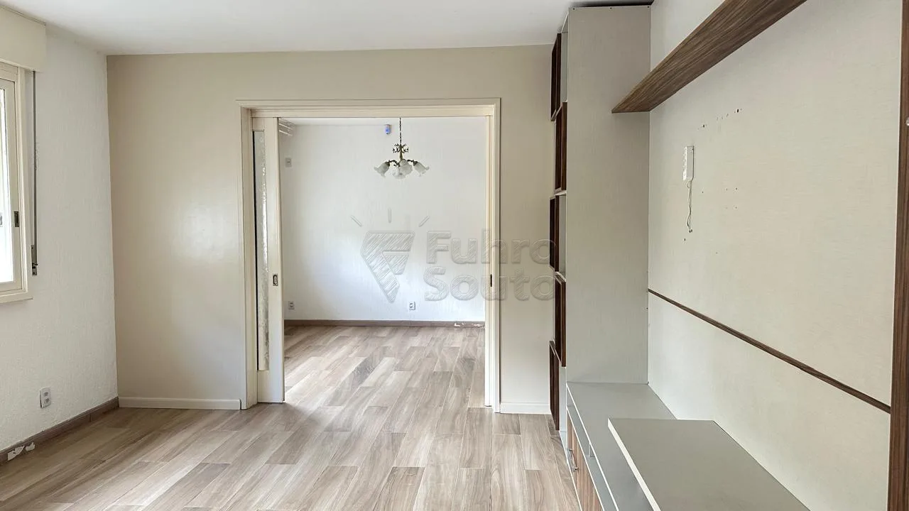 Comprar Casa / Padr&atilde;o em Pelotas R$ 1.800.000,00 - Foto 4