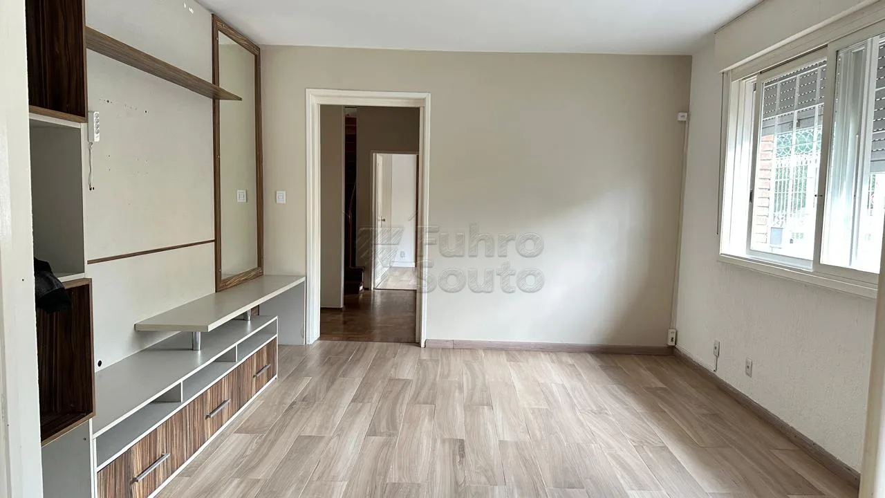 Comprar Casa / Padr&atilde;o em Pelotas R$ 1.800.000,00 - Foto 2