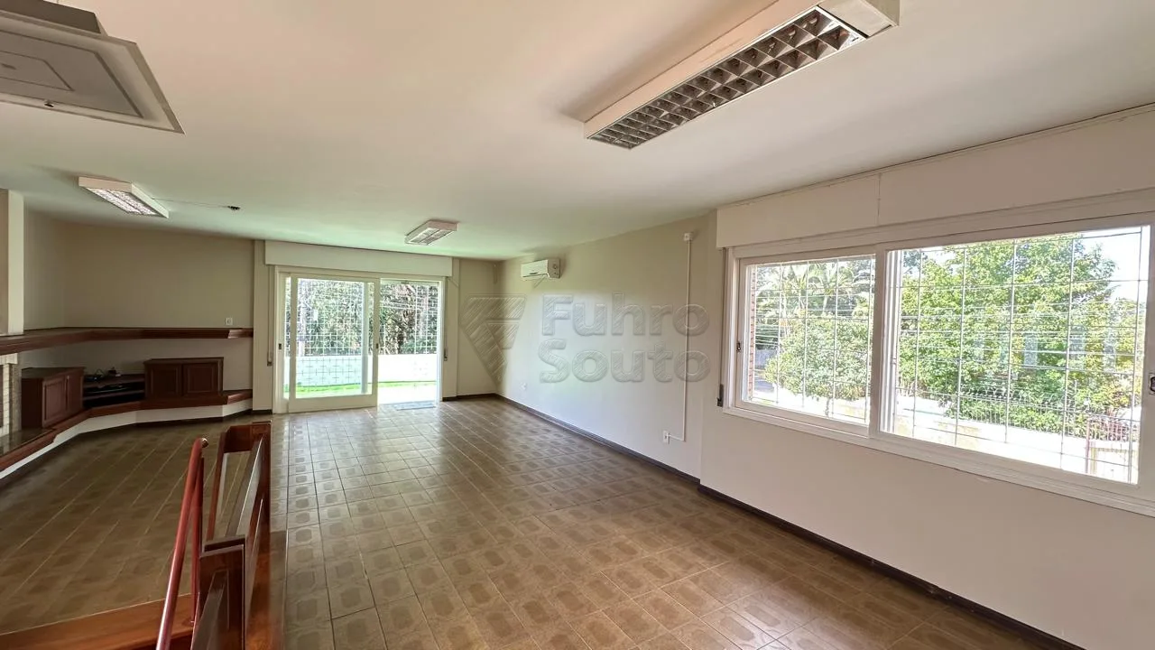 Comprar Casa / Padr&atilde;o em Pelotas R$ 1.800.000,00 - Foto 11
