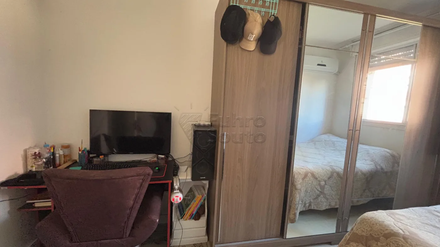 Comprar Apartamento / Padr&atilde;o em Pelotas R$ 320.000,00 - Foto 8