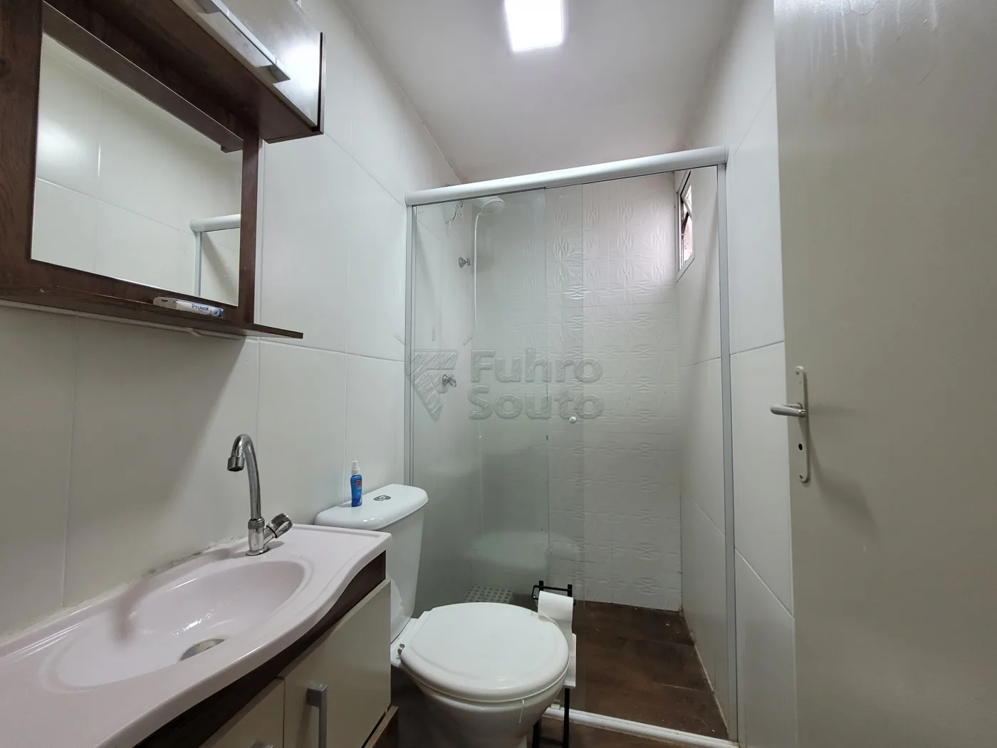 Comprar Apartamento / Padr&atilde;o em Pelotas R$ 270.000,00 - Foto 11