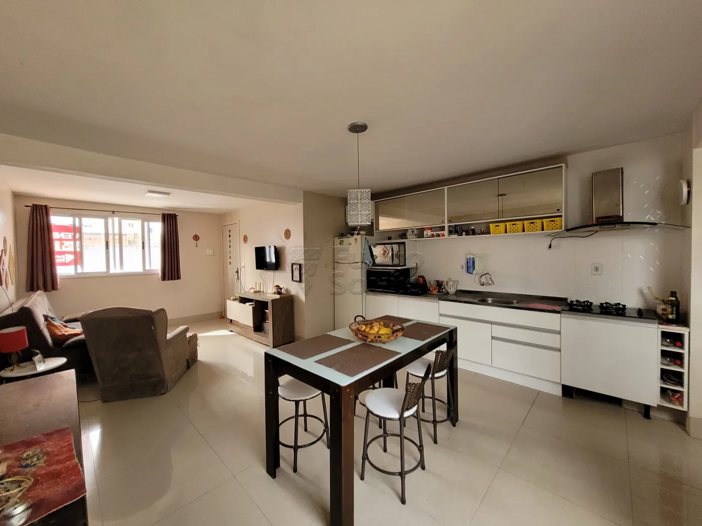 Comprar Apartamento / Padr&atilde;o em Pelotas R$ 270.000,00 - Foto 3