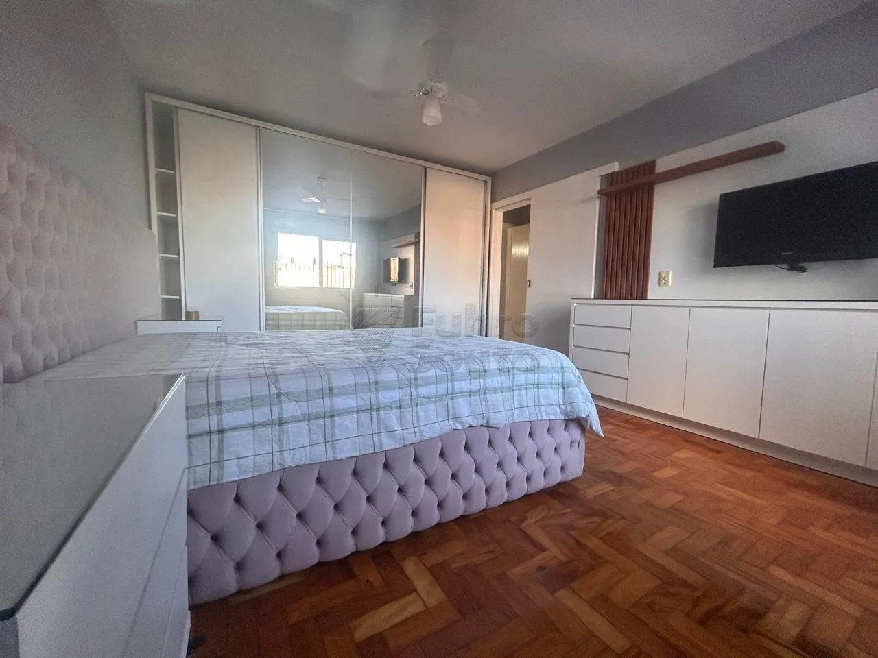 Comprar Apartamento / Padr&atilde;o em Pelotas R$ 350.000,00 - Foto 9