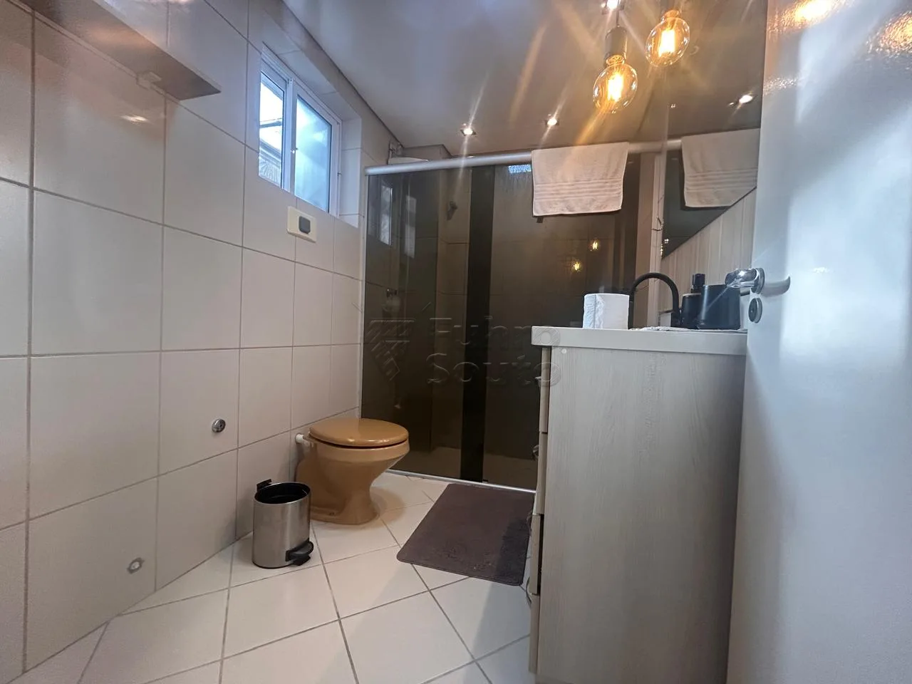Comprar Apartamento / Padr&atilde;o em Pelotas R$ 350.000,00 - Foto 13