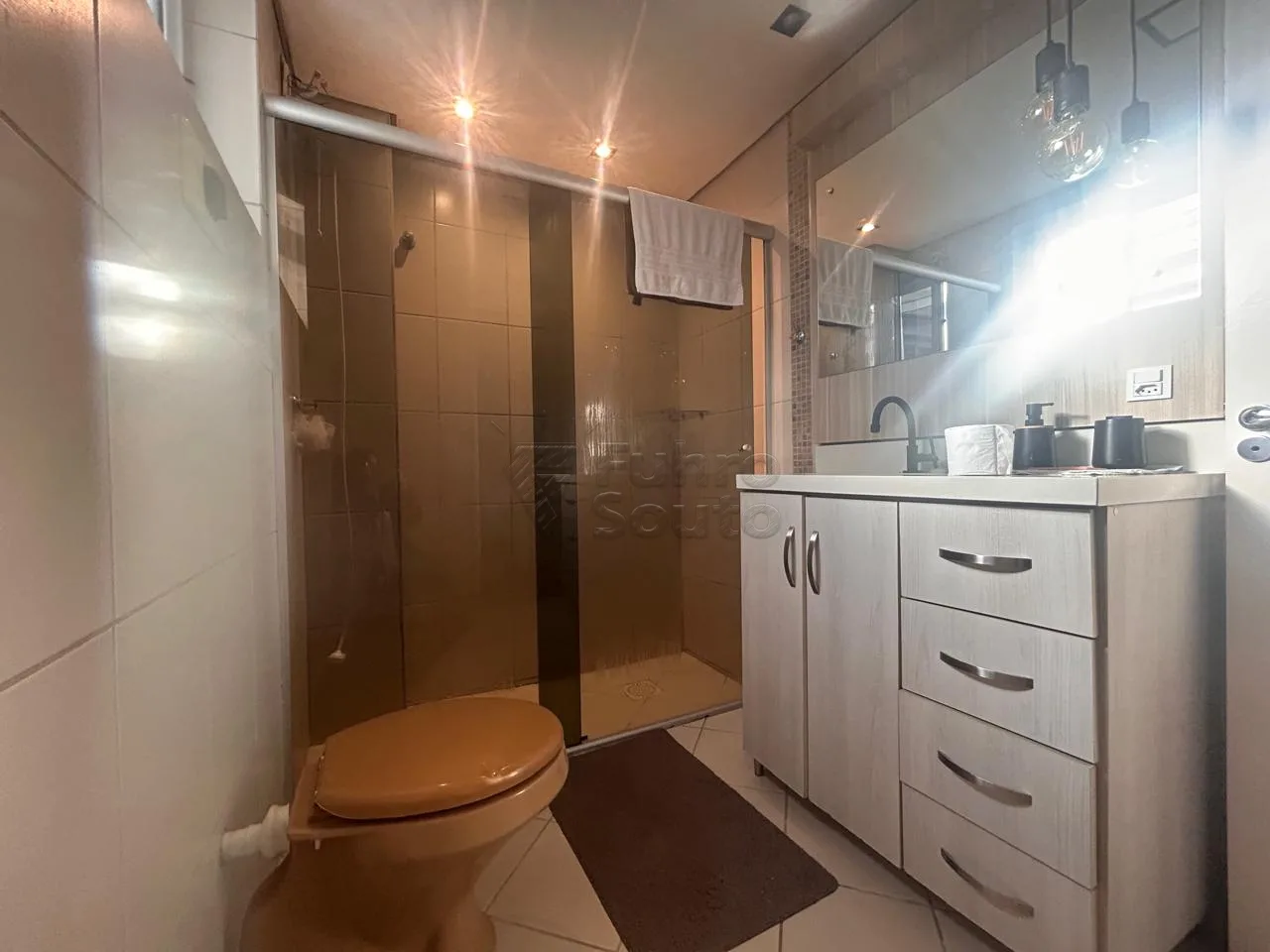Comprar Apartamento / Padr&atilde;o em Pelotas R$ 350.000,00 - Foto 14