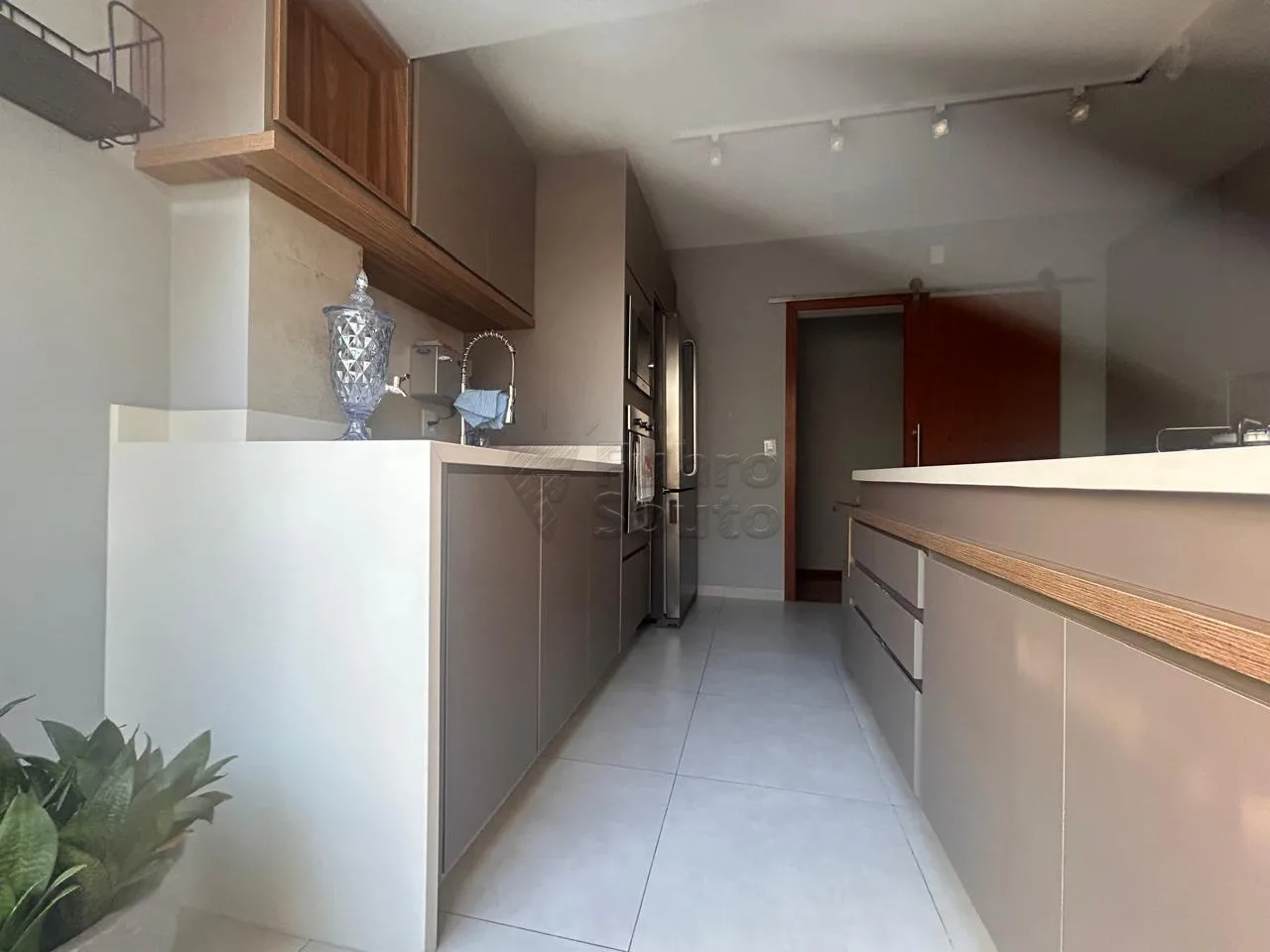 Comprar Apartamento / Padr&atilde;o em Pelotas R$ 350.000,00 - Foto 4