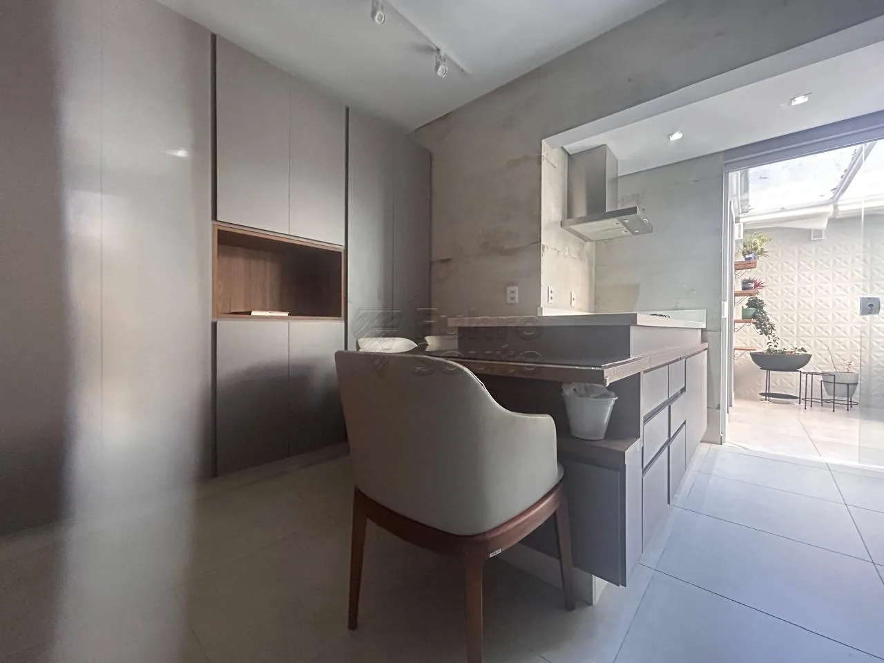 Comprar Apartamento / Padr&atilde;o em Pelotas R$ 350.000,00 - Foto 7